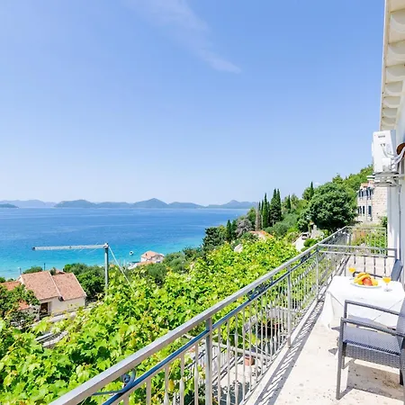 Apartment Cypress Sea Cove - Premium With Balcony And Sea View A2