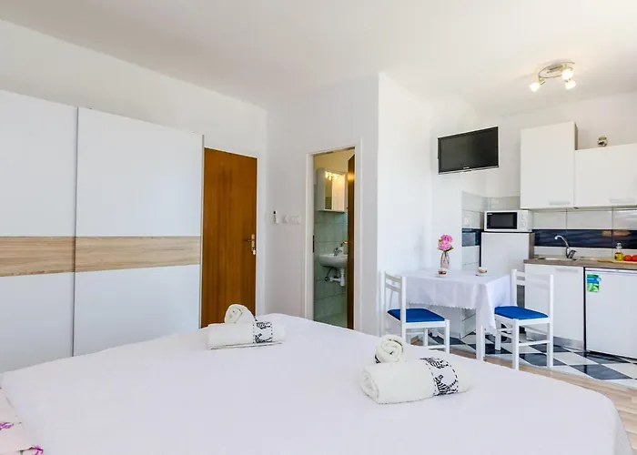 Cypress Sea Cove - Premium With Balcony And Sea View A2