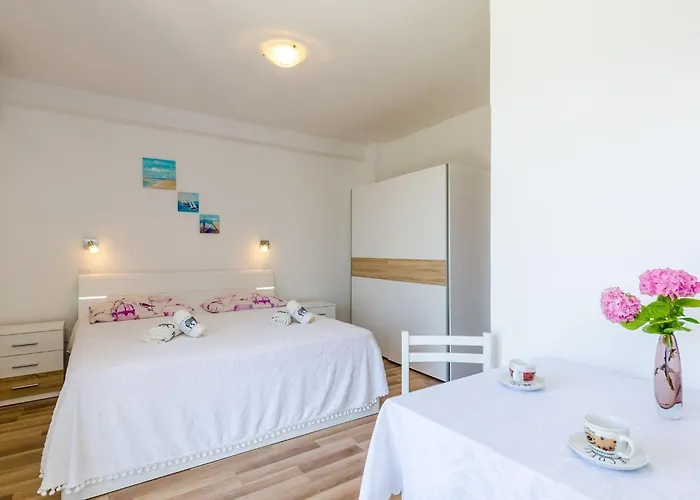 Cypress Sea Cove - Premium With Balcony And Sea View A2