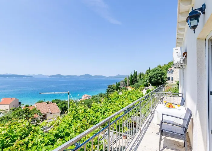 아파트 Cypress Sea Cove - Premium With Balcony And Sea View A2