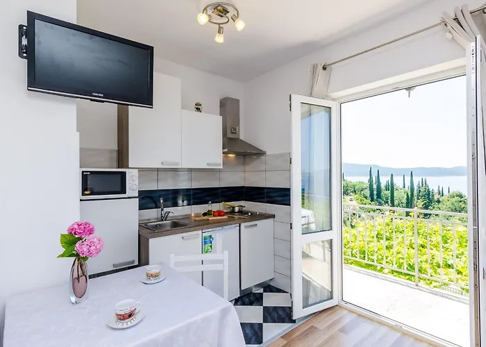 Cypress Sea Cove - Premium With Balcony And Sea View A2 슬라노