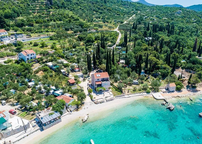 아파트 Cypress Sea Cove - Premium With Balcony And Sea View A2 슬라노