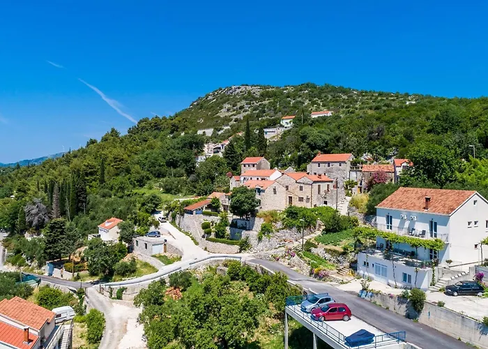 아파트 Cypress Sea Cove - Premium With Balcony And Sea View A2 슬라노