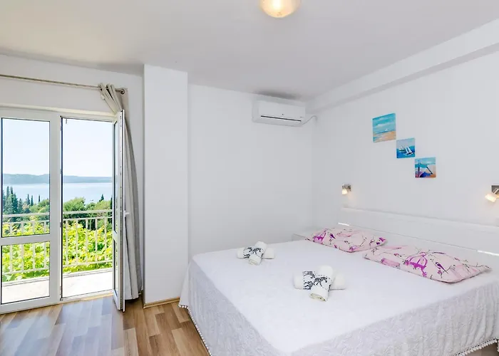 Cypress Sea Cove - Premium With Balcony And Sea View A2