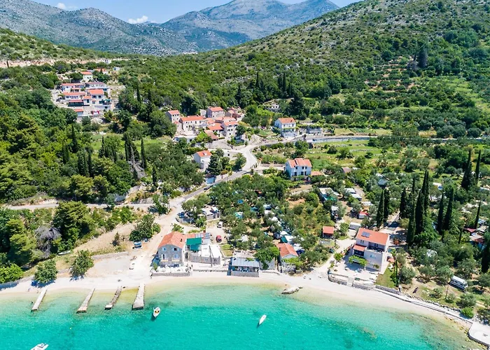 아파트 Cypress Sea Cove - Premium With Balcony And Sea View A2 슬라노